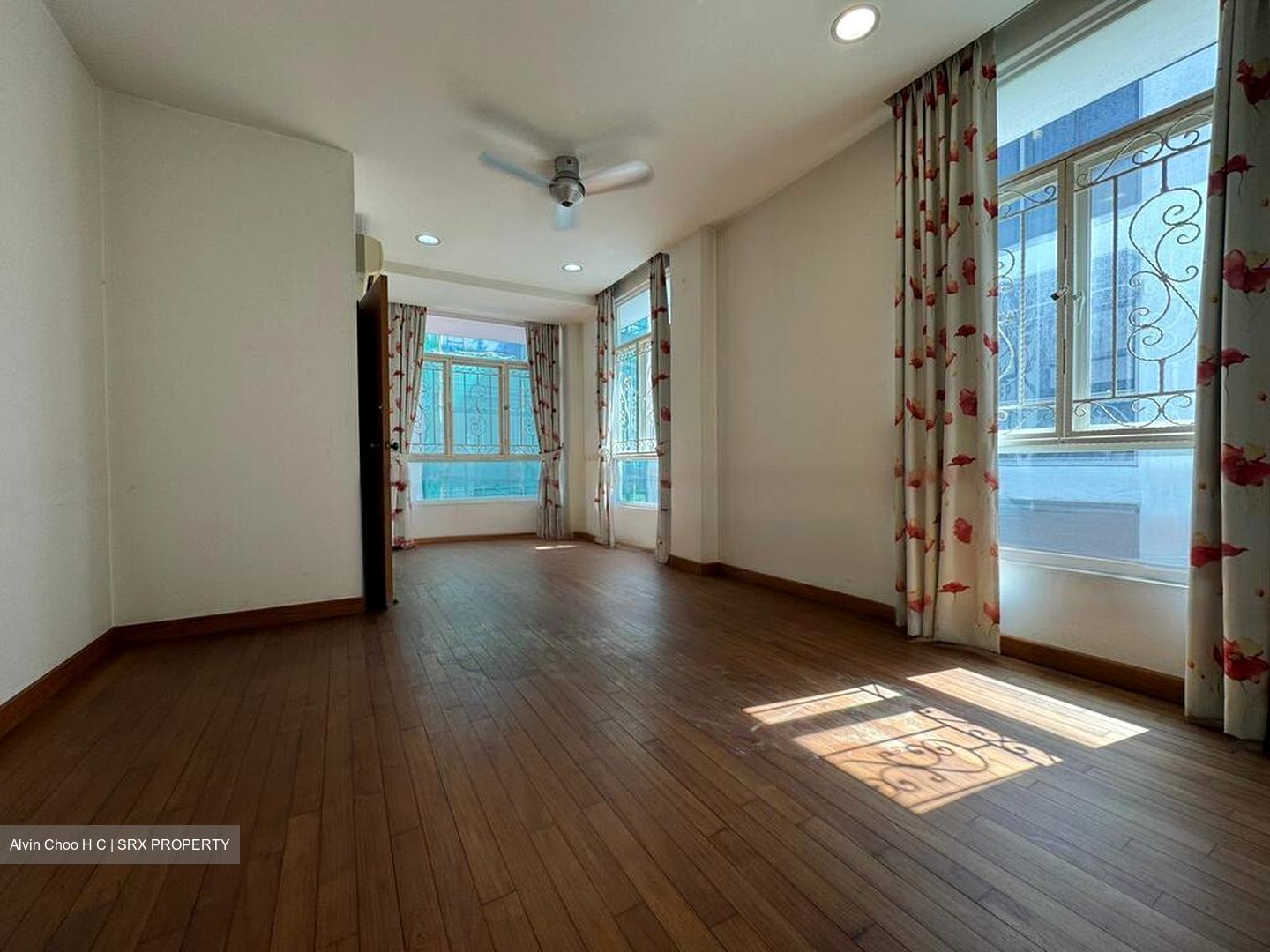 People's Garden (D19), Terrace #455980481